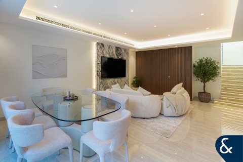 Vila v The Lakes, Dubai, SAE 3 spálne, 236 m2 č. 667281 - Fotografia 4