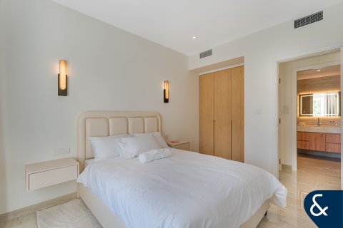 Vila v The Lakes, Dubai, SAE 3 spálne, 236 m2 č. 667281 - Fotografia 19