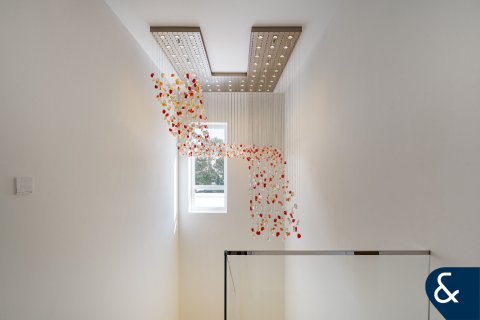 Vila v The Lakes, Dubai, SAE 3 spálne, 236 m2 č. 667281 - Fotografia 10