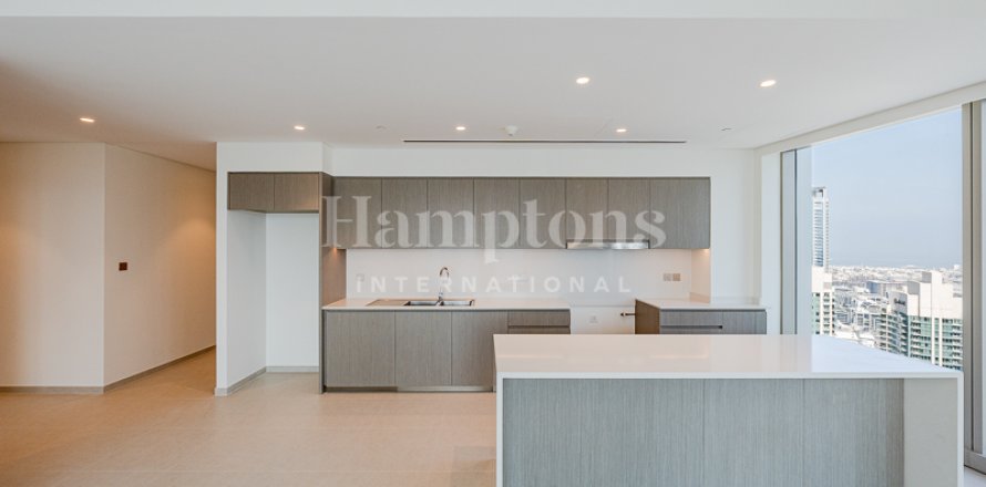 Apartment in Palm Jumeirah, Dubai, UAE 3 bedrooms, 175.781 sq.m. № 583667