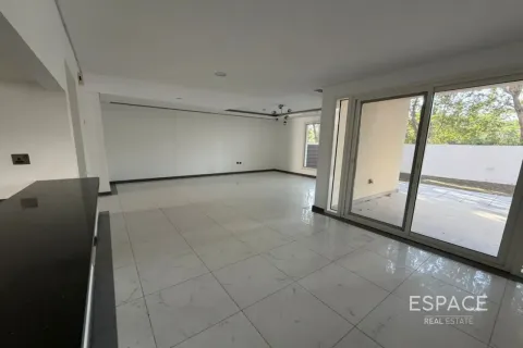 Townhouse sa Dubai Land, UAE 3 silid-tulugan, 246 sq.m. № 737903 - larawan 3