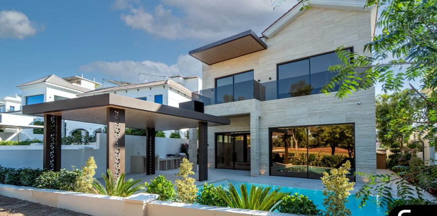 וילה ב Jumeirah Golf Estates, Dubai, איחוד האמירויות 5 חדרי שינה, 874 מ"ר מספר 688897