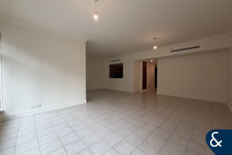 Huoneisto Dubai Marina, Dubai, Arabiemiraatit 3 makuuhuonetta, 216 m2 № 688895 - kuva 4