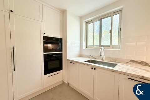 Villa te huur in Jumeirah Islands, Dubai, VAE 4 slaapkamers, 492 vr.m., nr 688898 - foto 6