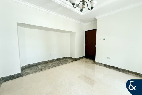 Villa te huur in Jumeirah Islands, Dubai, VAE 4 slaapkamers, 492 vr.m., nr 688898 - foto 9