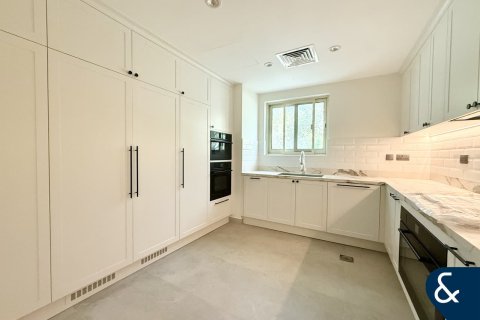 Villa te huur in Jumeirah Islands, Dubai, VAE 4 slaapkamers, 492 vr.m., nr 688898 - foto 7