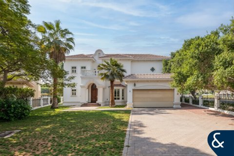 Villa te huur in Jumeirah Islands, Dubai, VAE 4 slaapkamers, 492 vr.m., nr 688898 - foto 2
