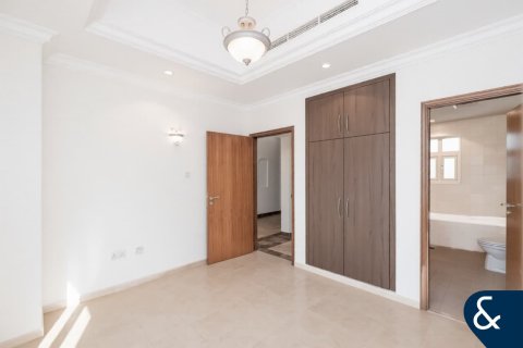 Villa te huur in Jumeirah Islands, Dubai, VAE 4 slaapkamers, 492 vr.m., nr 688898 - foto 15