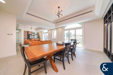 Vila di Dubai Sports City, Dubai, UEA 5 kamar tidur, 542 m2 nomor 667768 - foto 9