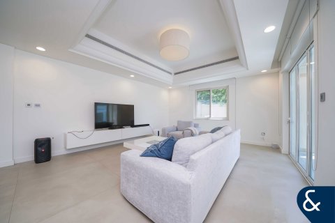 Vila di Dubai Sports City, Dubai, UEA 5 kamar tidur, 542 m2 nomor 667768 - foto 10