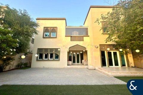 Vilă de vânzare în Jumeirah Park, Dubai, EAU 3 dormitoare, 285 mp. №667762 - poză 1