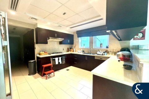 Vilă de vânzare în Jumeirah Park, Dubai, EAU 3 dormitoare, 285 mp. №667762 - poză 12