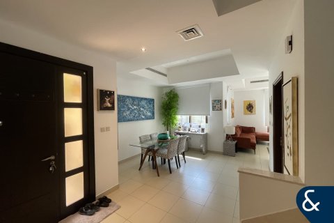 Vila u gradu Reem, Dubai, UAE 4 spavaće sobe, 234 m2 Br. 667766 - Slika 3