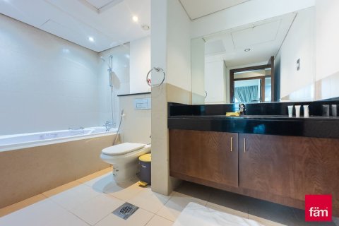 Appartamento in vendita a Downtown Dubai (Downtown Burj Dubai), Dubai, EAU 2 camere da letto, 130 mq. № 536440 - foto 19