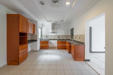 Villa Palm Jumeirah, Dubaijā, AAE 4 istabas, 465 m2 Nr. 648831 - attēls 5