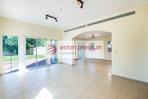 Villa te huur in Jumeirah Village Triangle, Dubai, VAE 2 slaapkamers, 260 vr.m., nr 678701 - foto 6