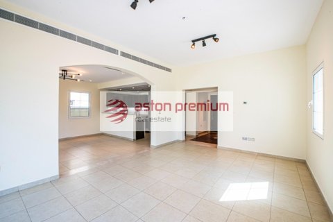 Villa te huur in Jumeirah Village Triangle, Dubai, VAE 2 slaapkamers, 260 vr.m., nr 678701 - foto 7