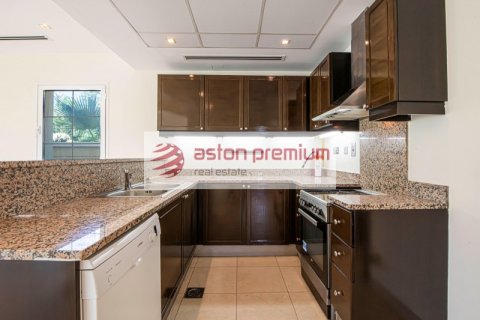 Villa te huur in Jumeirah Village Triangle, Dubai, VAE 2 slaapkamers, 260 vr.m., nr 678701 - foto 11