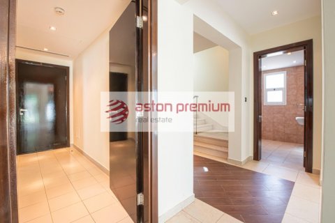 Villa te huur in Jumeirah Village Triangle, Dubai, VAE 2 slaapkamers, 260 vr.m., nr 678701 - foto 15