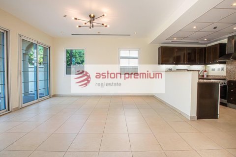 Villa te huur in Jumeirah Village Triangle, Dubai, VAE 2 slaapkamers, 260 vr.m., nr 678701 - foto 10