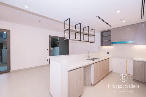 Снять в аренду виллу в Tilal Al Ghaf, Дубай, ОАЭ 3 спальни, 140м2, № 678760 - фото 1