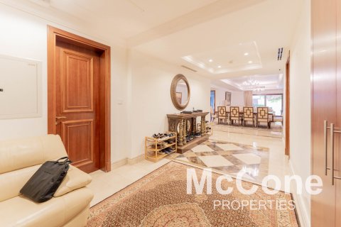 Apartment in Palm Jumeirah, Dubai, UAE 4 bedrooms, 636.29 sq.m. № 587525 - photo 8