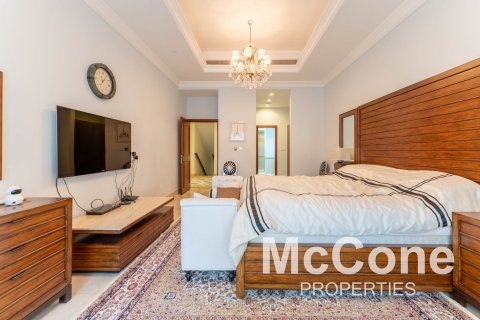 Apartment in Palm Jumeirah, Dubai, UAE 4 bedrooms, 636.29 sq.m. № 587525 - photo 15