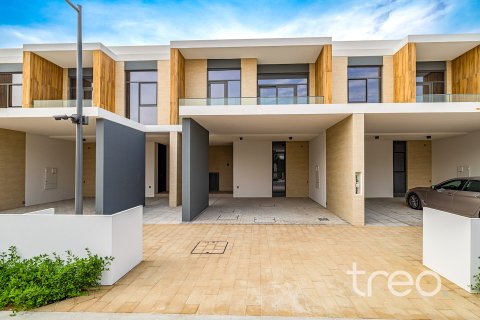 Maison de ville à Arabian Ranches 3, Dubai, EAU: 3 chambres, 189.99 m2 № 753693