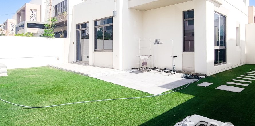 Radhus i Town Square, Dubai, UAE 4 sovrum, 24.9 kvm Nr. 753695