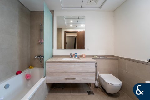 Villa in Dubai Sports City, Dubai, UAE 4 bedrooms, 311 sq.m. № 667431 - photo 12