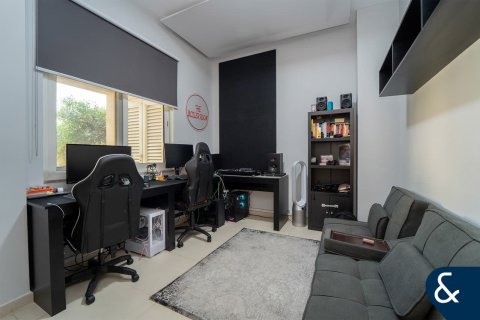 Villa in Dubai Sports City, Dubai, UAE 4 bedrooms, 311 sq.m. № 667431 - photo 6