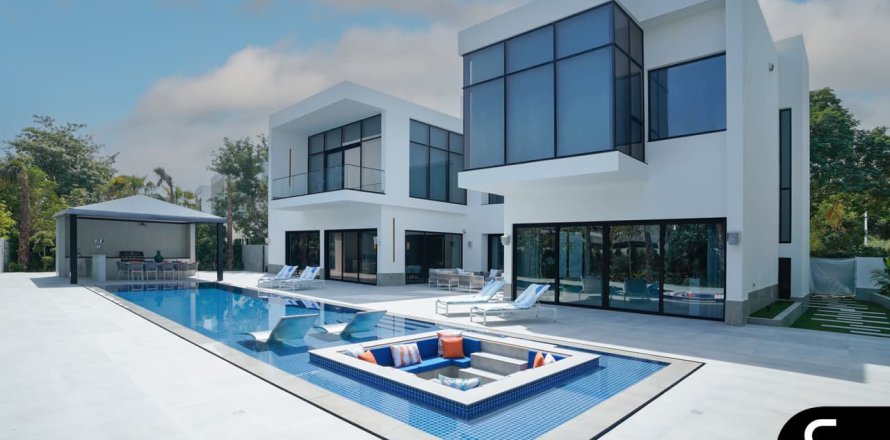 Villa i Al Barari, Dubai, UAE 4 soveværelser, 693 kvm № 667428