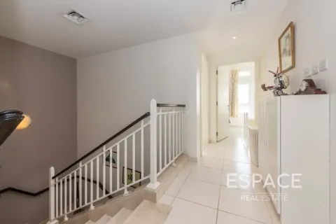 Üürile anda ridamaja asukohaga The Lakes, Dubai, AÜE: 3 magamistoaga, 235 m² Nr 738165 - pilt 9