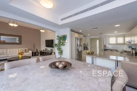 Üürile anda ridamaja asukohaga The Lakes, Dubai, AÜE: 3 magamistoaga, 235 m² Nr 738165 - pilt 6