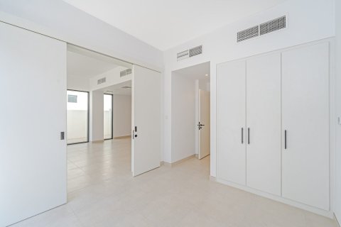 Maison de ville à Town Square, Dubai, EAU: 4 chambres, 259 m2 № 700398