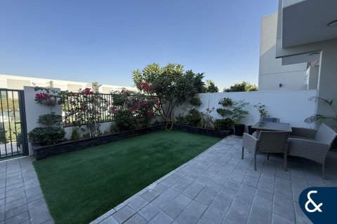 Vilë në Dubai Land, Dubai, Emiratet e Bashkuara Arabe 3 dhoma gjumi, 186 m2. № 685229 - Foto 4