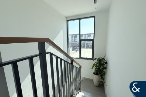 Vilë në Dubai Land, Dubai, Emiratet e Bashkuara Arabe 3 dhoma gjumi, 186 m2. № 685229 - Foto 7