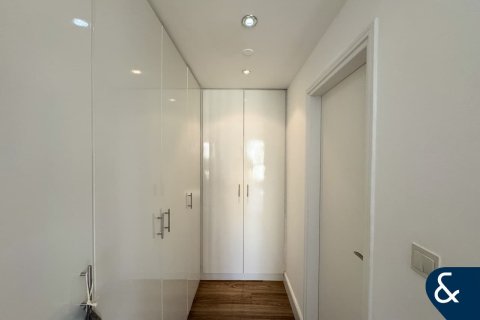 דירה להשכרה ב Jumeirah Beach Residence, Dubai, איחוד האמירויות  3 חדרי שינה, 176 מ"ר, מספר 685266 - תמונה 2