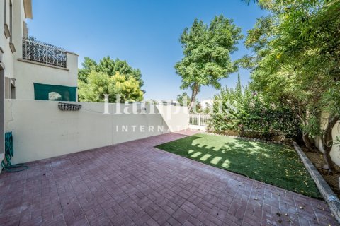 Casa urbana para arrendamento em The Springs, Dubai, EAU 2 quartos, 171.22022900 m2 № 692777 - foto 17