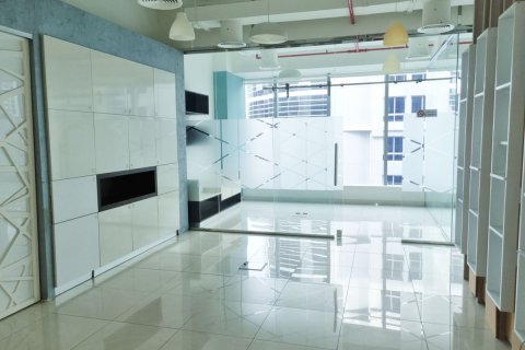 Business Bay, Dubai, UAE의 임대용 사무실 77제곱미터 번호 595003 - 사진 5