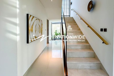 Villa sa Abu Dhabi, UAE 4 silid-tulugan, 720 sq.m. № 680496 - larawan 5