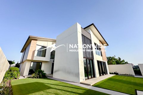Villa i Abu Dhabi, UAE 4 soveværelser, 720 kvm № 680496
