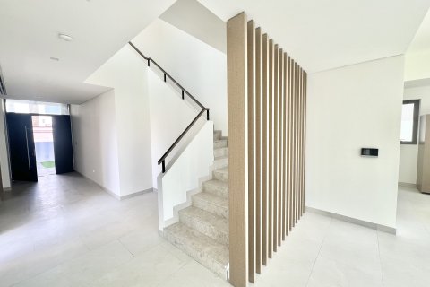 Villa sa Al Furjan, Dubai, UAE 5 silid-tulugan, 477.15 sq.m. № 750846 - larawan 3