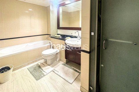 Apartment in The Views, Dubai, UAE 2 bedrooms, 118 sq.m. № 625751 - photo 14