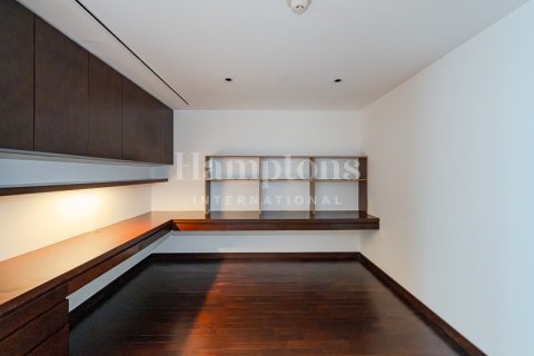 Appartement te huur in Burj Khalifa, Dubai, VAE 3 slaapkamers, 216.73526676 vr.m., nr 708939 - foto 21