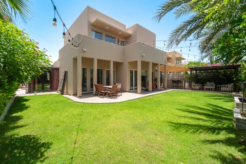 Müüa villa asukohaga Dubai, AÜE: 4 magamistoaga, 353 m² Nr 713367 - pilt 1