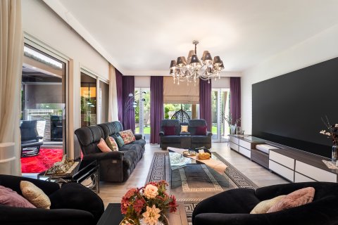 Müüa villa asukohaga Dubai, AÜE: 4 magamistoaga, 353 m² Nr 713367 - pilt 11