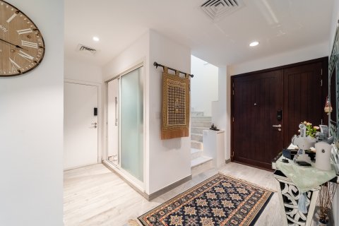 Müüa villa asukohaga Dubai, AÜE: 4 magamistoaga, 353 m² Nr 713367 - pilt 12