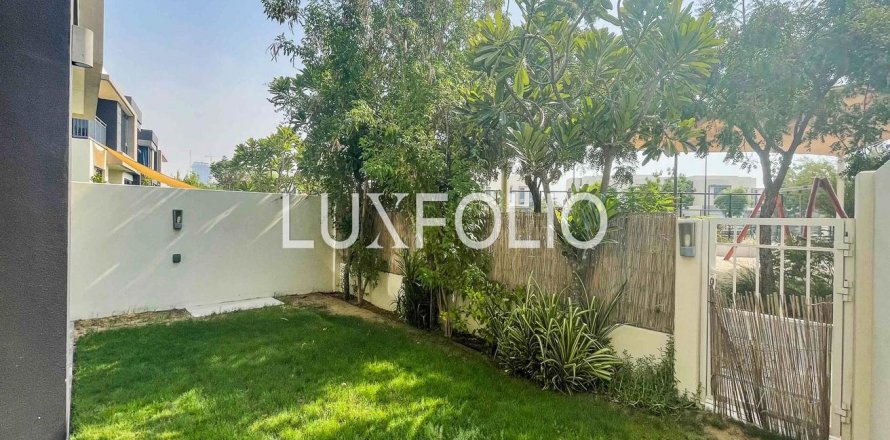 Řadový dům v Dubai Hills Estate, Dubai, SAE 4 ložnice, 201 m² Č.: 628184
