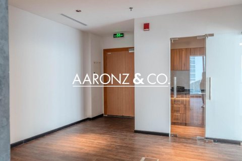 Üürile anda kontor asukohaga Business Bay, Dubai, AÜE: 111 m² Nr 693695 - pilt 8